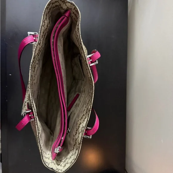 Michael Kors Tote Signature Print with Pink - Picture 5 of 5